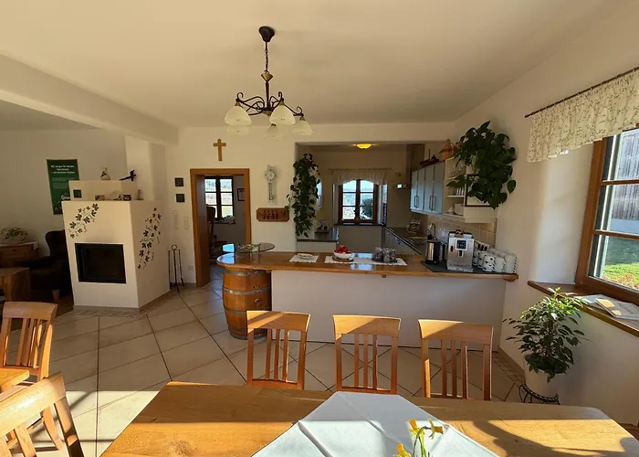 Hopfenhof Poscharnik * ليوتسشاخ