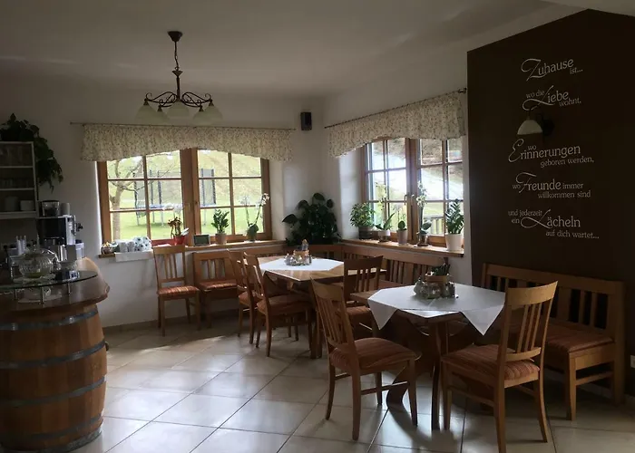 Hopfenhof Poscharnik * ليوتسشاخ