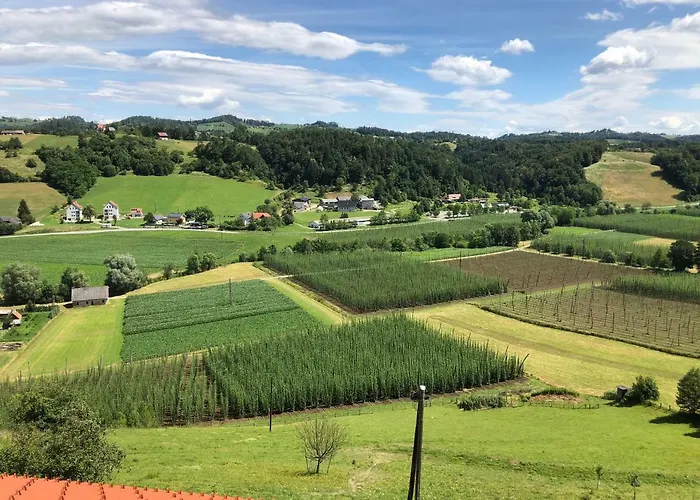 Hopfenhof Poscharnik * ليوتسشاخ